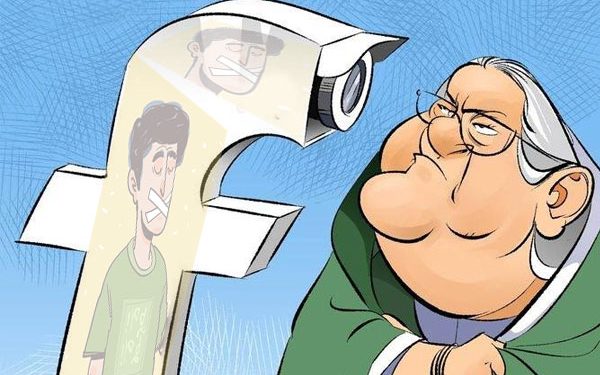 মতপ্রকাশের ‘লাগাম টানতে’ আরো আইন!