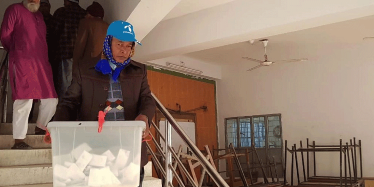 কর্মকর্তাদের জবানবন্দিতে সেই ৩০ ডিসেম্বরের রাতের ভোট