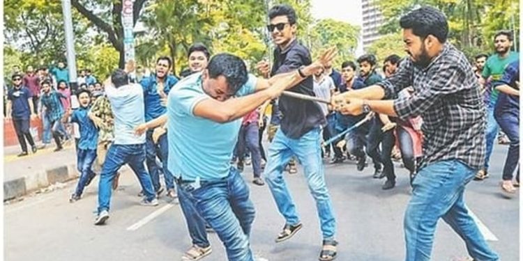 ক্যাম্পাসে আধিপত্য ও পদ দখলের নেশায় মত্ত ছাত্রলীগ