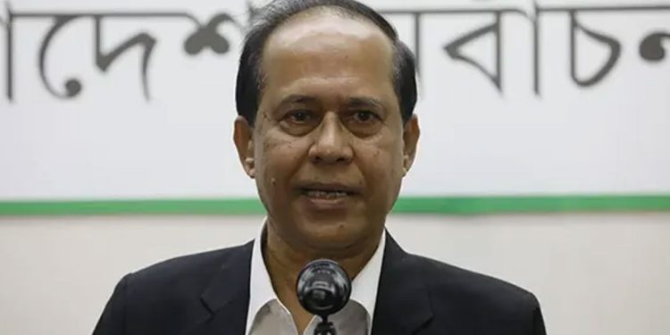 তলোয়ারের বিপরীতে রাইফেল তত্ত্ব সিইসি’র