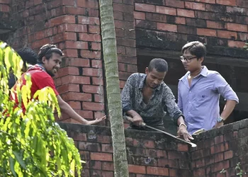 ছাত্রলীগ সন্ত্রাসীদের বহিষ্কার : একটি ভাঁওতাবাজীর নাম