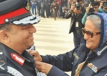 শেখ হাসিনার ইঙ্গিতেই পালিয়েছেন বেনজীর